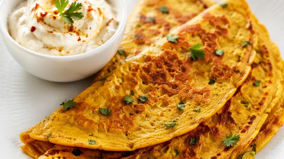Calories in Besan Chilla: Per Chilla, With Paneer
