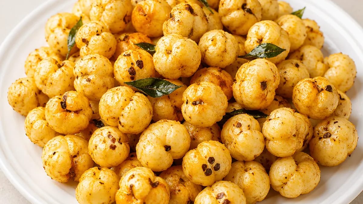 Calories in Makhana: Per 100 g, 30 g Handful, Roasted
