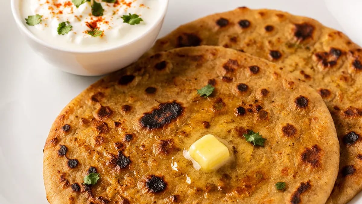 Calories in Paratha: Aloo, Paneer, Gobi, With Ghee