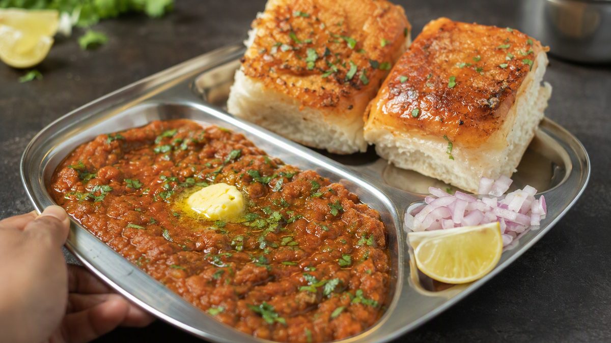 Calories in Pav Bhaji: Per Plate, Katori and Pav