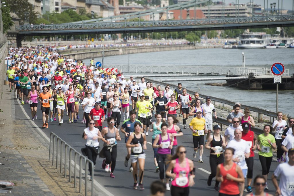 Large crowd of road race runners